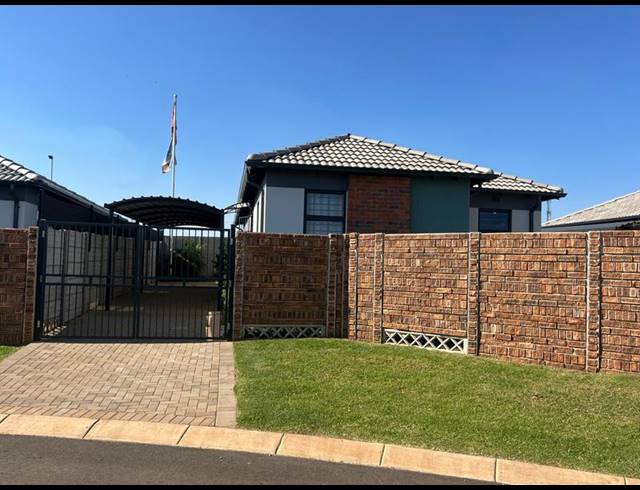 3 BEDROOM HOUSE FOR SALE IN SKY CITY